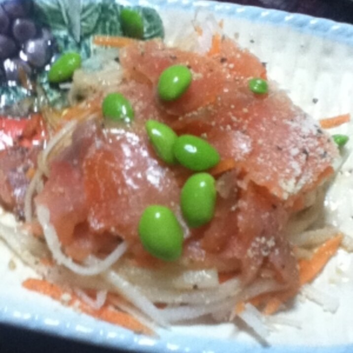 スモークサーモンの枝豆とシャキシャキサラダ